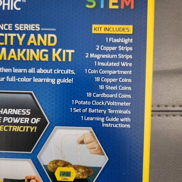 NATIONAL GEOGRAPHIC Battery Making Potato Clock and Penny Powered Flashlight Sci - Picture 4 of 11